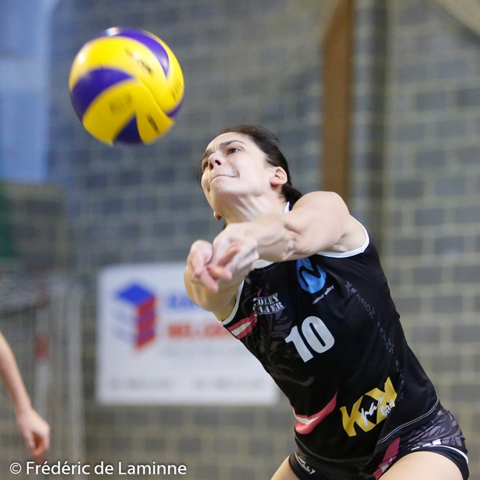 L. GOFFINET (10)  de Namur Volley lors du Match Volley-ball Coupe dames : Profondeville B – Namur B qui s'est déroulé à Profondeville (Complexe de la Hulle) le 07/02/2016.